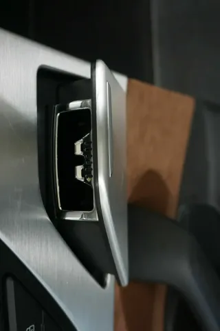 Audi A8 4H D4 Türverkleidung Schwarz Alcantara braun hinten links 4H0867017 - Bild 8