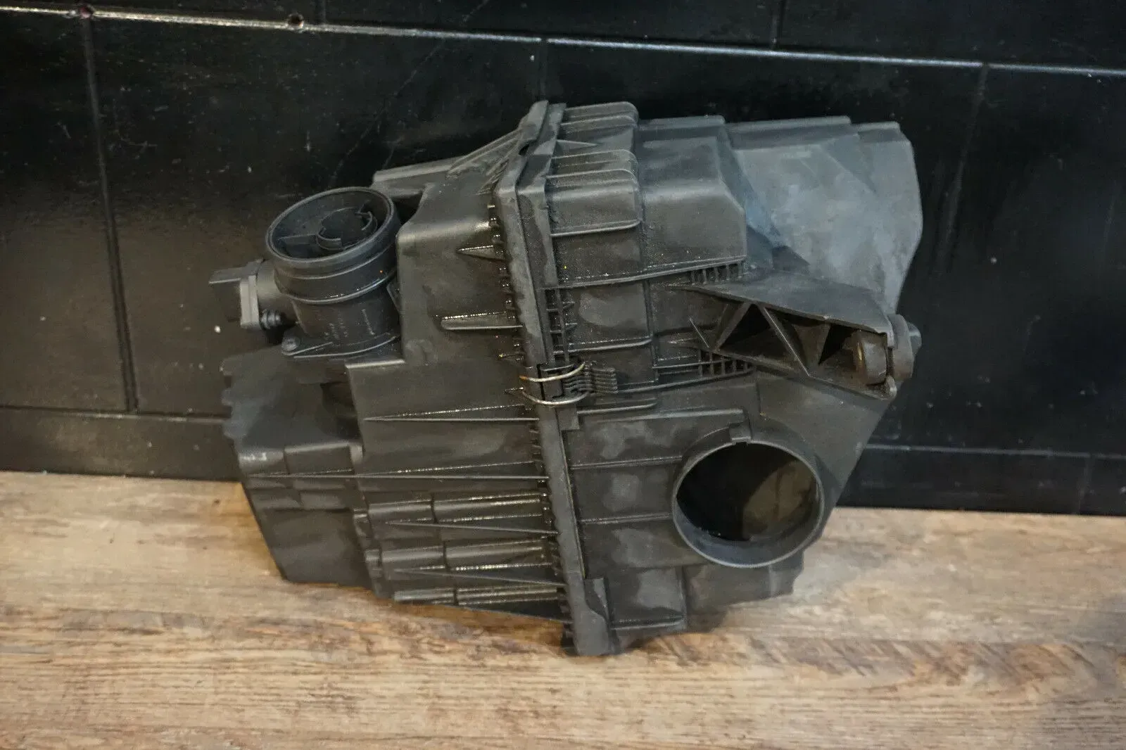 Original VW Transporter T5 2.5 TDI Luftfilterkasten 7H0129601J Luftfilter Kasten - Bild 1