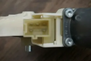 Mercedes Benz W204 Fensterheber Fensterhebermotor 2048200242 Bosch 0130822440 - Bild 2