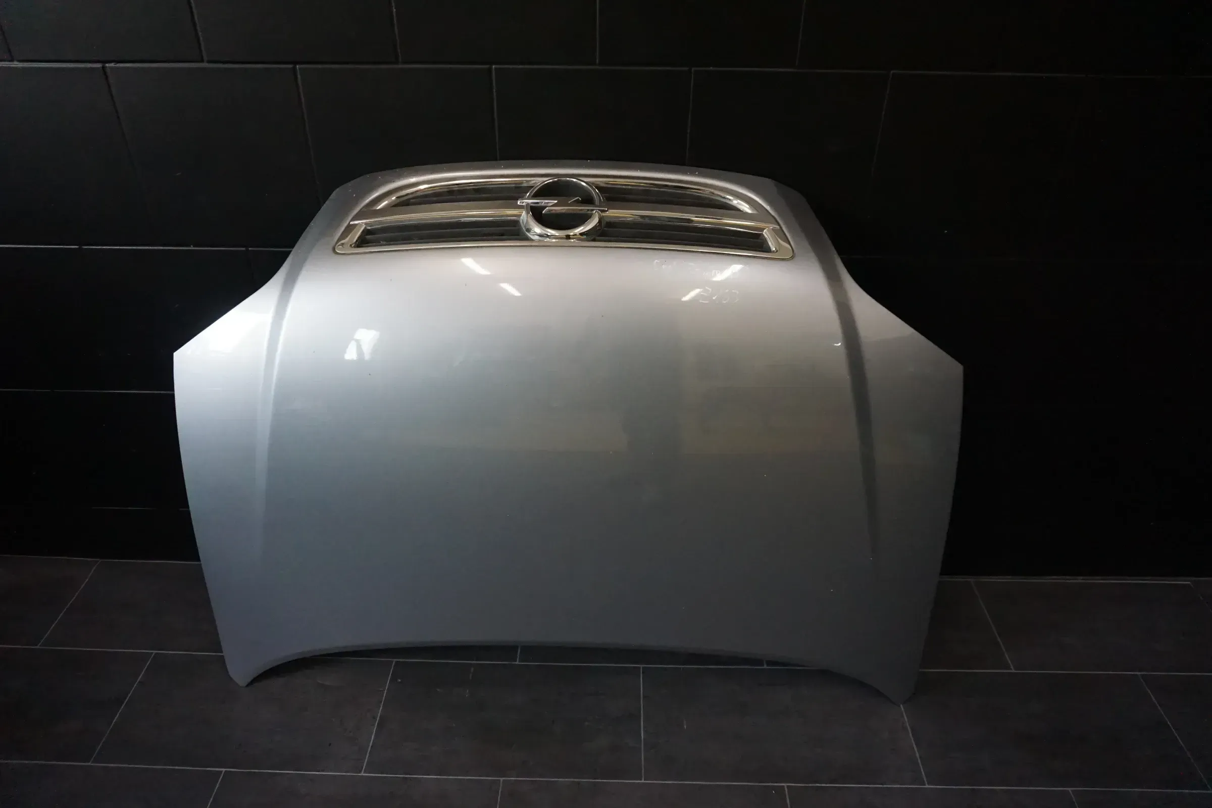 Opel Zafira A Bj2004 Motorhaube inkl Grill Modell ab 2003 - Bild 1