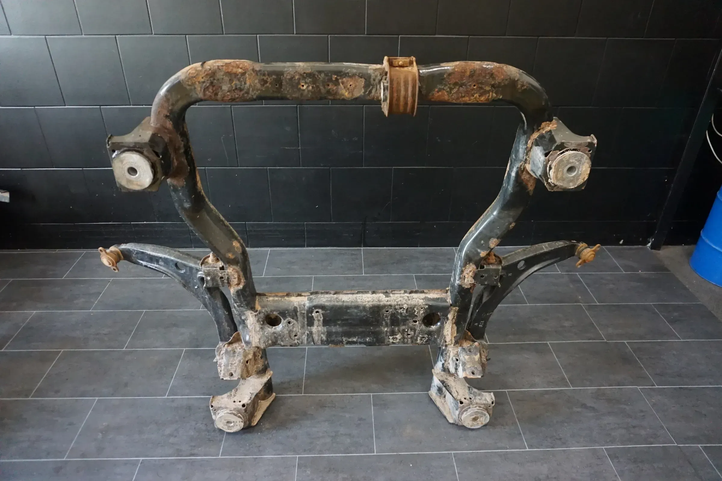 Aggregateträger VW T5 Achse vorne Vorderachse Achsträger 7E0499029 2.5 TDI - Bild 1