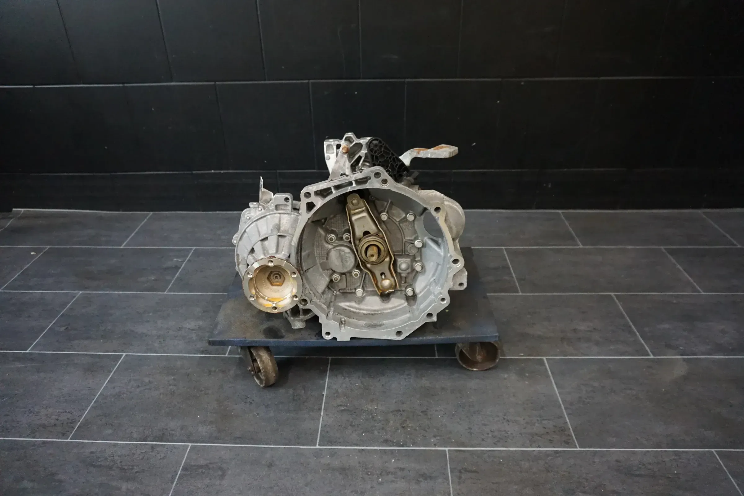 Schaltgetriebe Getriebe Audi Skoda VW 1,8 TSI CDA KVT 6 Gang 02S300046F 112tkm - Bild 1