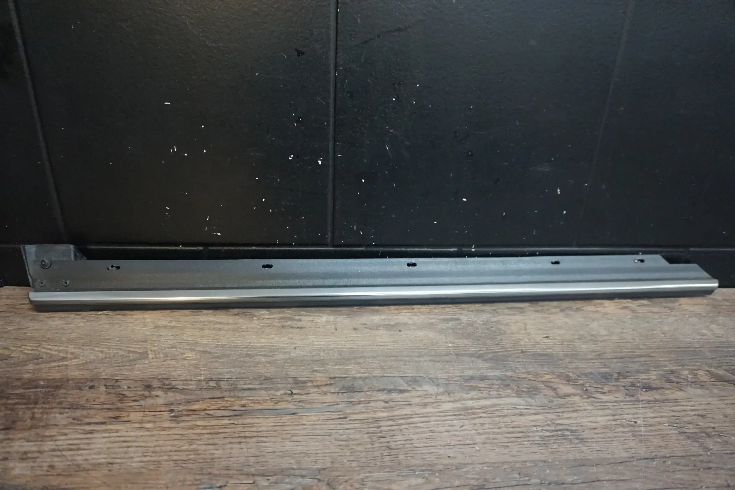 Audi S4/RS4 B5 8D Fensterabdichtung Zierleiste Tür HR aussen 8D0853764A/C quarz - Bild 1