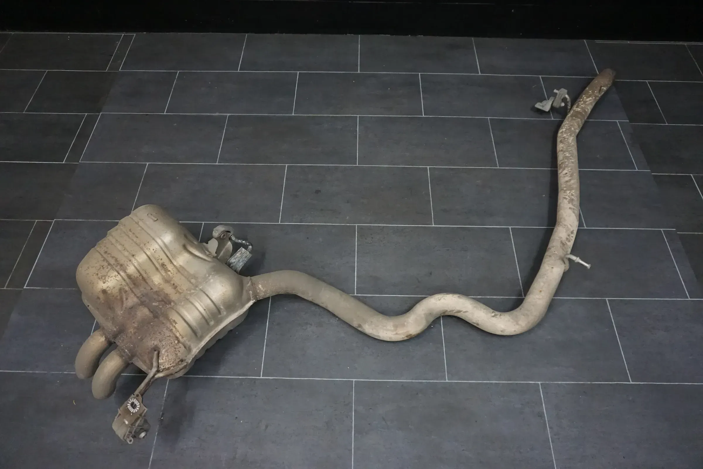 VW Passat 3G B8 2,0TDI Auspuff Endschalldämpfer ESD 3G0253181CP - Bild 1