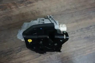 Audi A3 8V A4 8K Q7 Stellmotor Tür Türschloß mit ZV hinten links 8K0839015 - Bild 2