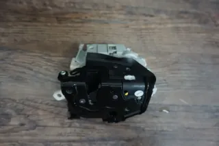 AUDI A4 S4 B9 8W Türschloss ZV Türverriegelung vorne rechts VR 8X1837016B - Bild 2