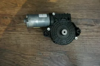 VW Passat B8 Skoda Superb Schiebedachmotor hinten 3G9877795C Panoramadach Motor - Bild 2