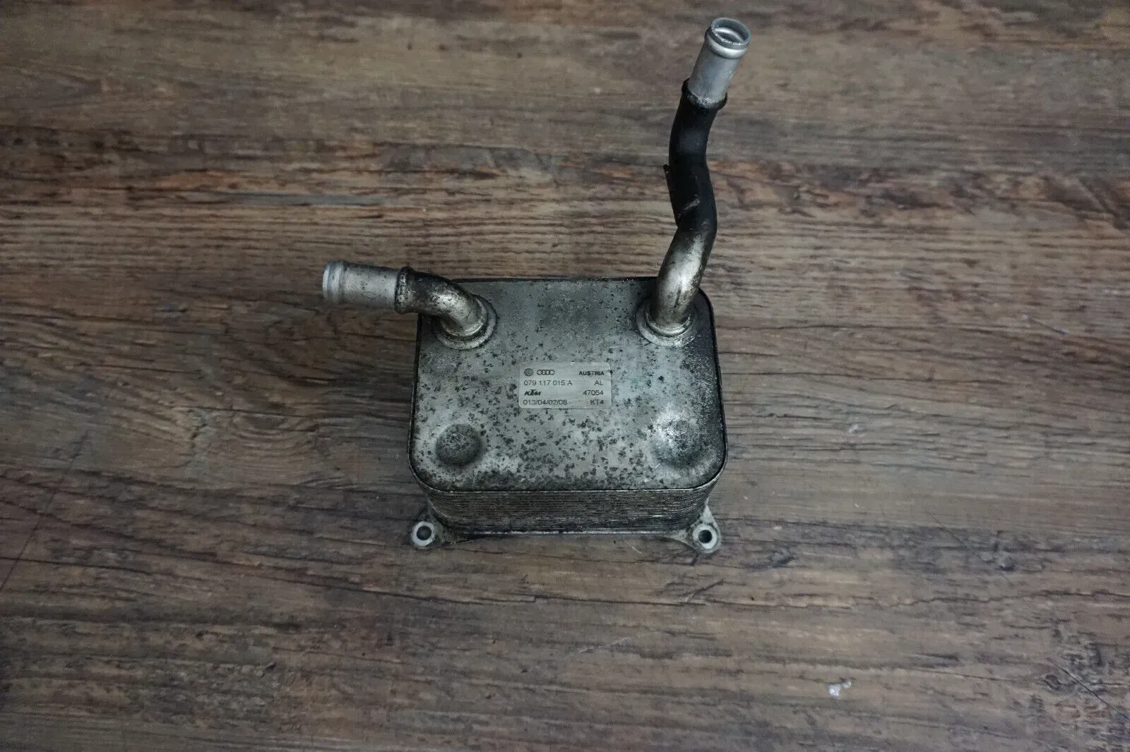 Audi RS4 8E RS5 8T A8 VW Touareg Ölkühler 079117015A Kühler oil cooler 4.2 FSI - Bild 1