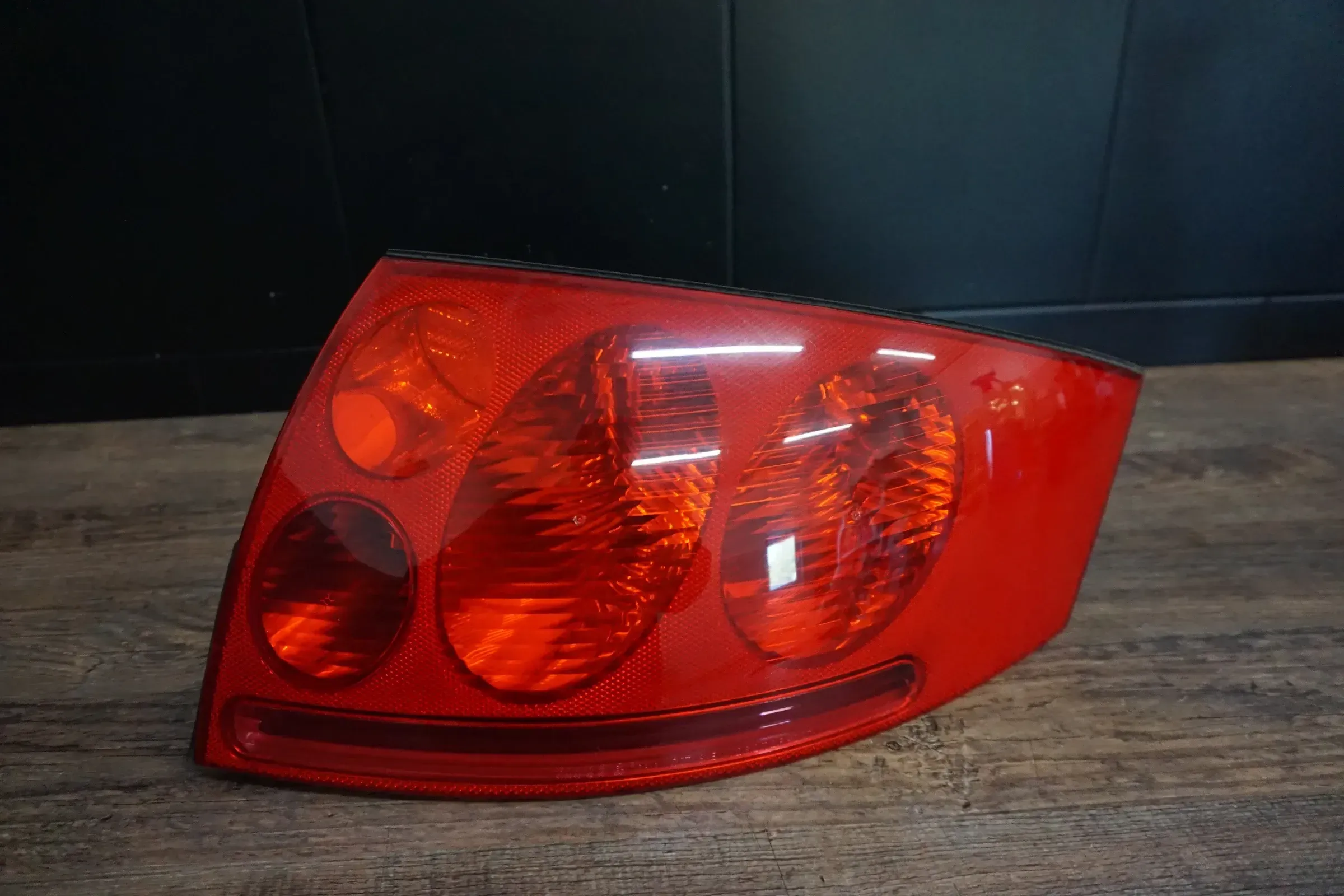 Audi TT 8N Rückleuchte rechts Rücklicht Schlusslicht Scheinwerfer Englisch UK - Bild 1