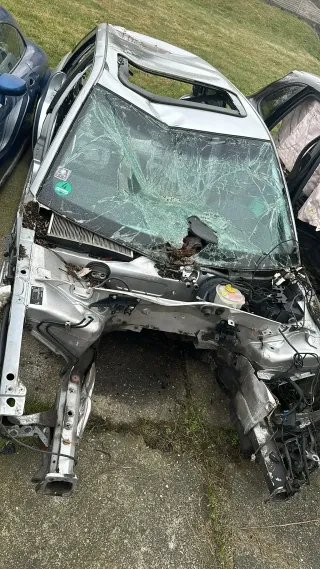 Audi S4 B5 8D Karosse Karosserie BJ 2000 Vollausstattung Deutsch - Bild 1