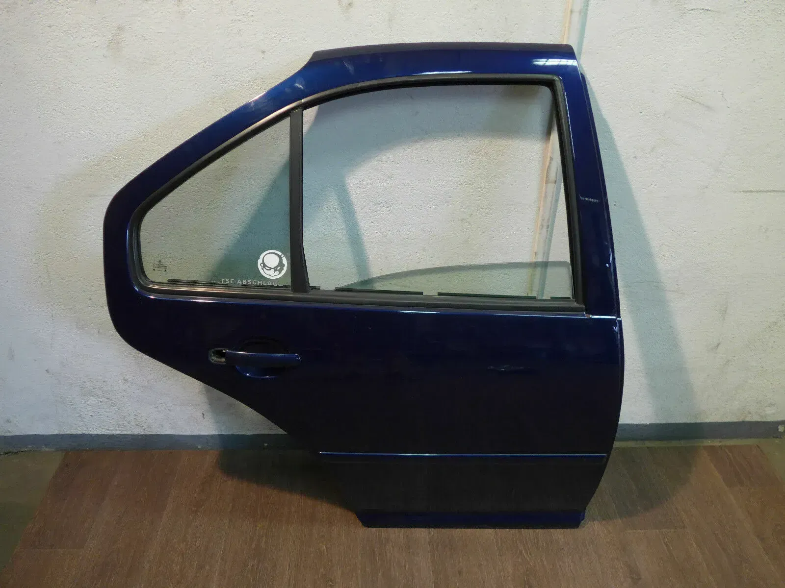 VW Bora Tür hinten rechts Beifahrerseite blau Metallik LB5N Limo Limousine - Bild 1