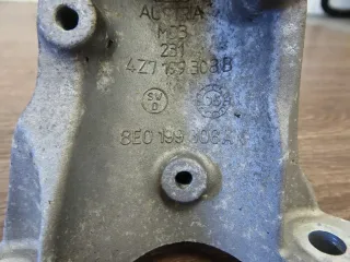 Audi A4 8E B6 B7 2,0 E Motorhalter Motorstütze rechts 8E0199308A - Bild 2