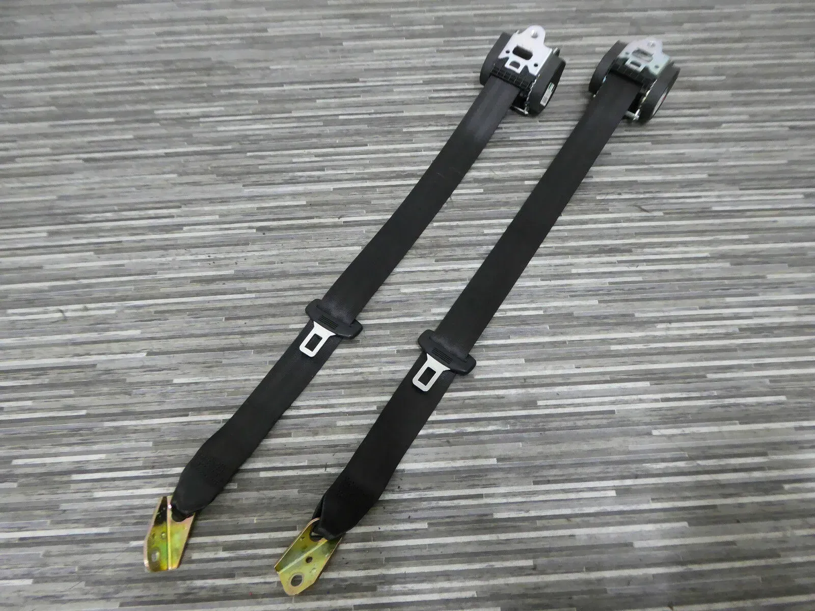 Sicherheitsgurt hinten rechts 1K6857806D VW Golf V 5 Türer links 1K6857805D GTI - Bild 1