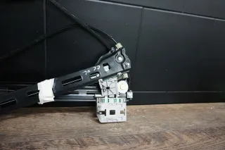 VW PASSAT CC 3CC Fensterheber Gestänge Führung vorne links Fahrertür 3C8837461J - Bild 2