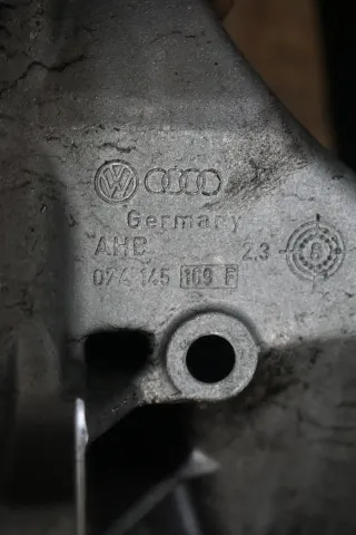 VW T4 Halterung Lichtmaschine Halter 074145169F Klimakompressor Klima 2.5TDI - Bild 3
