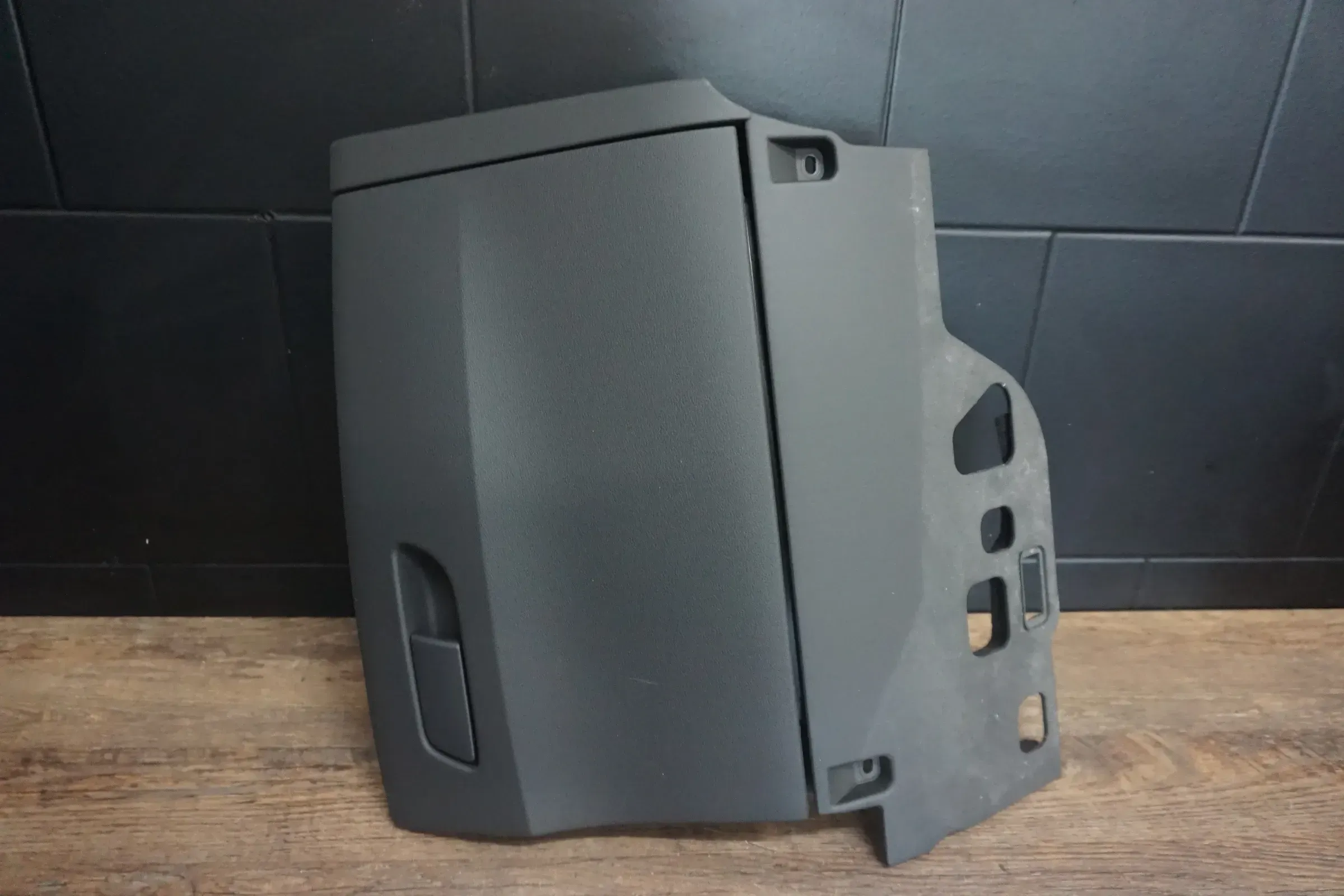 Audi S5 F5 (A5) 3.0 TFSI Ablagefach Handschuhfach 8W7857035 - Bild 1