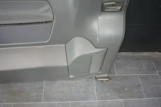 VW T5 7H Verkleidung Hinten rechts Seitenrollo Laderaum Stoff Antrazit Multivan - Bild 3