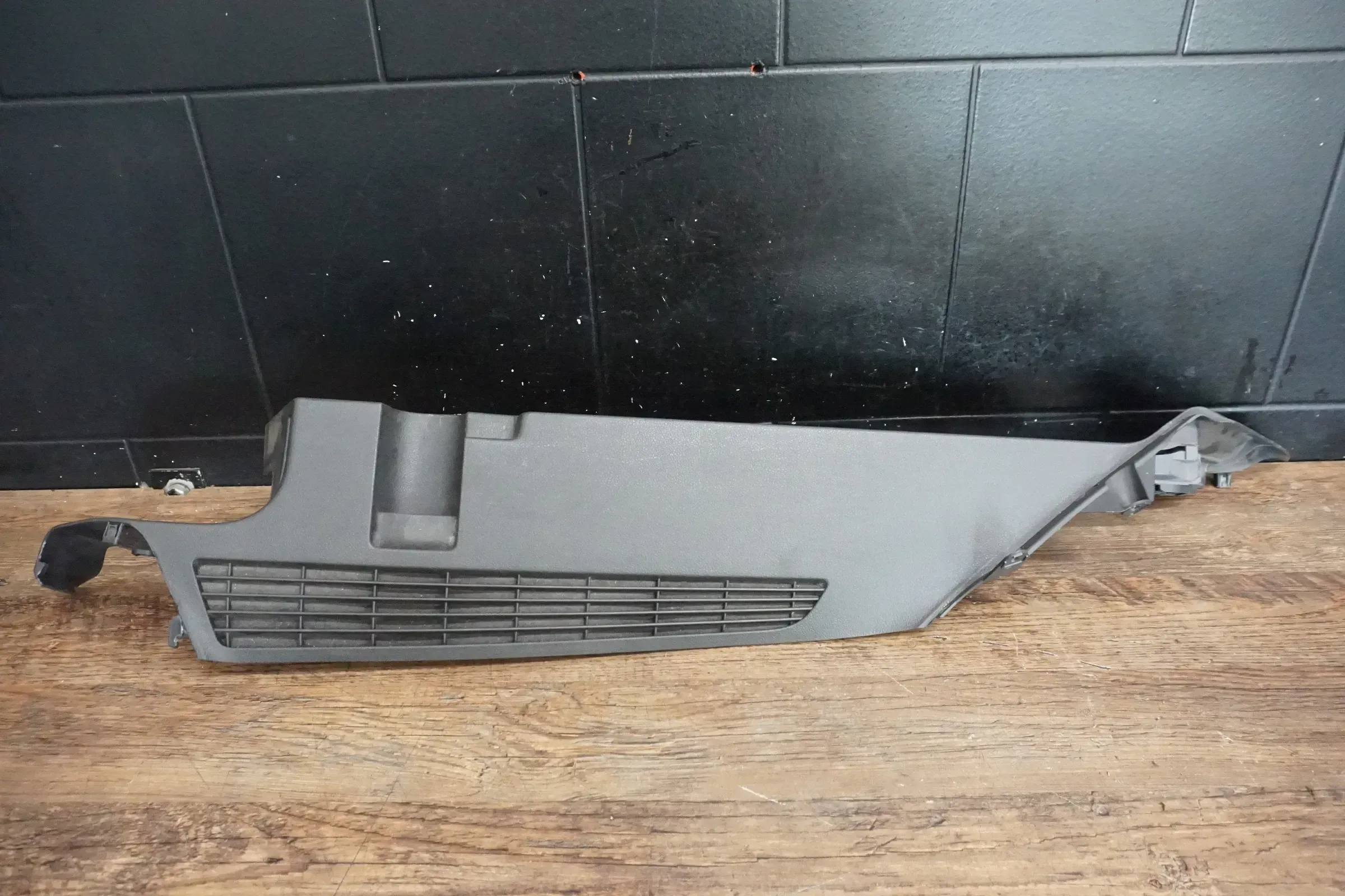 Verkleidung Kofferraum links oben für SKODA SUPERB II KOMBI 3T 3T9867761 - Bild 1