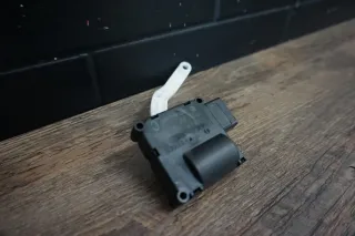 Original Stellmotor Klimaanlage Audi A6 4F Q7 4L A8 4E Heizung Klima 4F0820511B Gebraucht - Bild 2