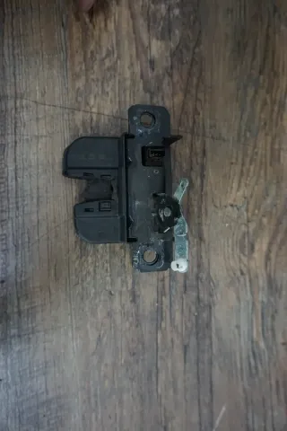 VW T5 Bus Caravelle Multivan Schloß Heckklappe Fanghaken Öffner 7E5827505A - Bild 2
