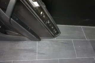 Türverkleidung Leder Türpappe hinten rechts VW Touareg 7P 7P0863981BL Schwarz - Bild 3