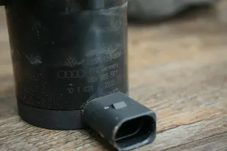 Orig. Audi A4 A5 A6 Q5 2.0 TFSI Zusatzwasserpumpe 06H965561 - Bild 3