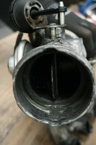 VW T5 Touareg 7L 2,5 TDI Ansaugbrücke 070123713A 174PS AXE - Bild 6