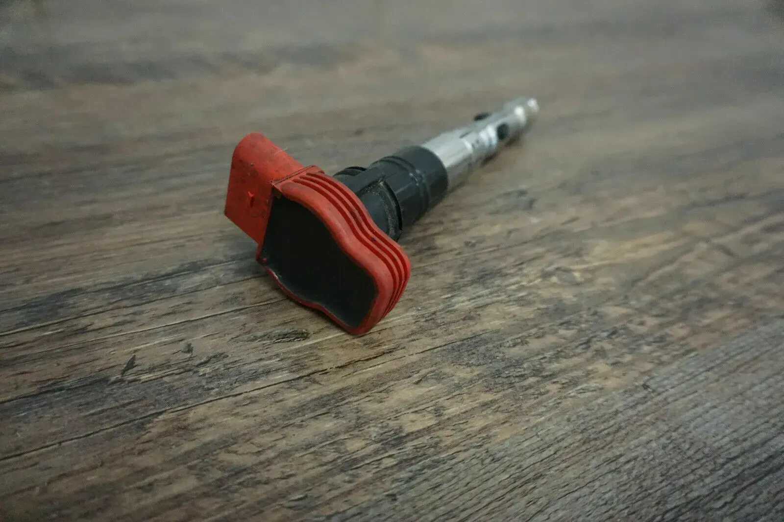 1x Audi A4 8E A6 4F A8 4E 3.7 / 4.2 Zündspule Zündkerzenstecker 077905115T - Bild 1