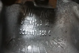 Radlagergehäuse vorne rechts VW Passat 3C Achsschenkel VR 3C0407258G - Bild 3
