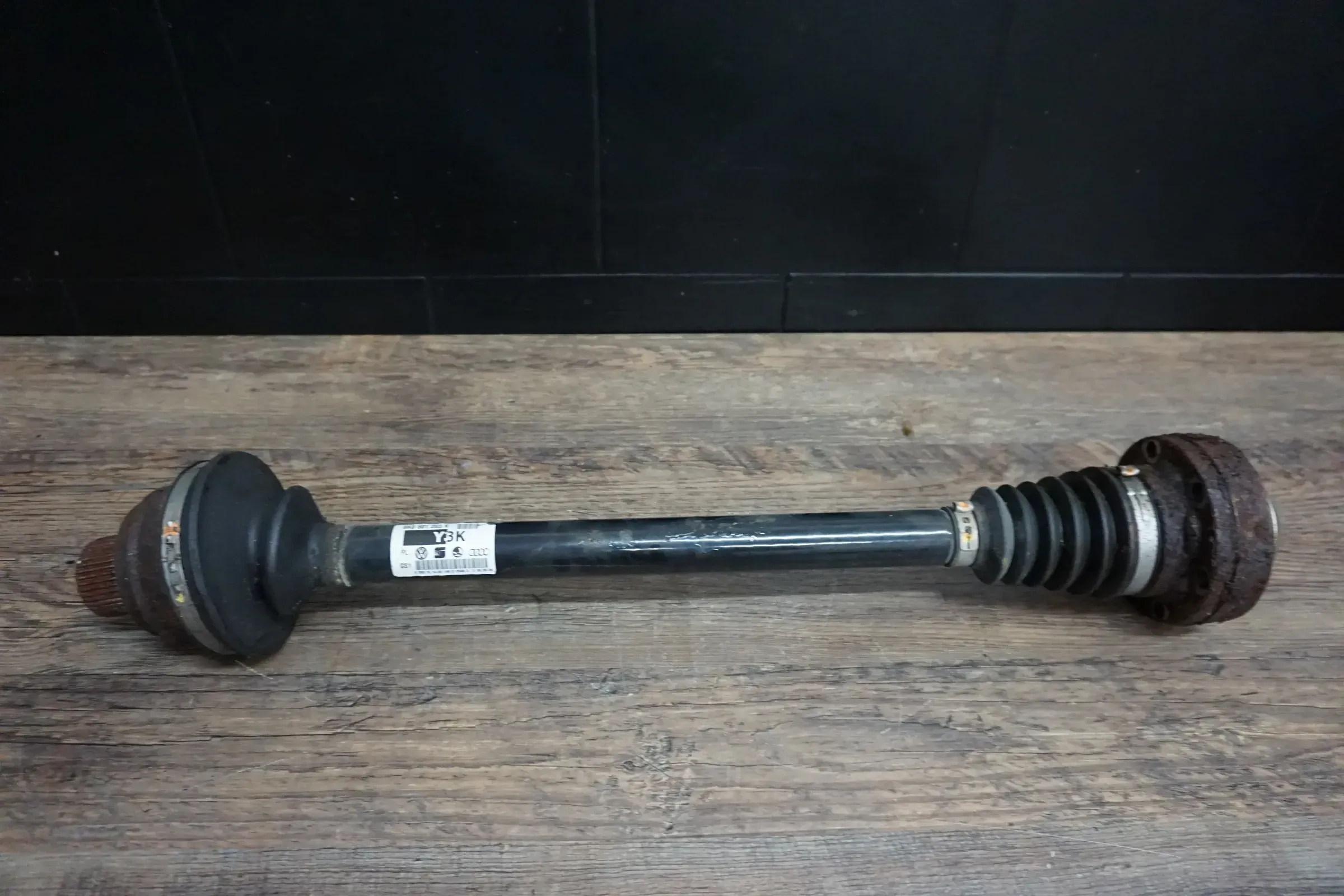 Audi A4 8K A5 8T Antriebswelle Gelenkwelle hinten 8K0501203K - Bild 1