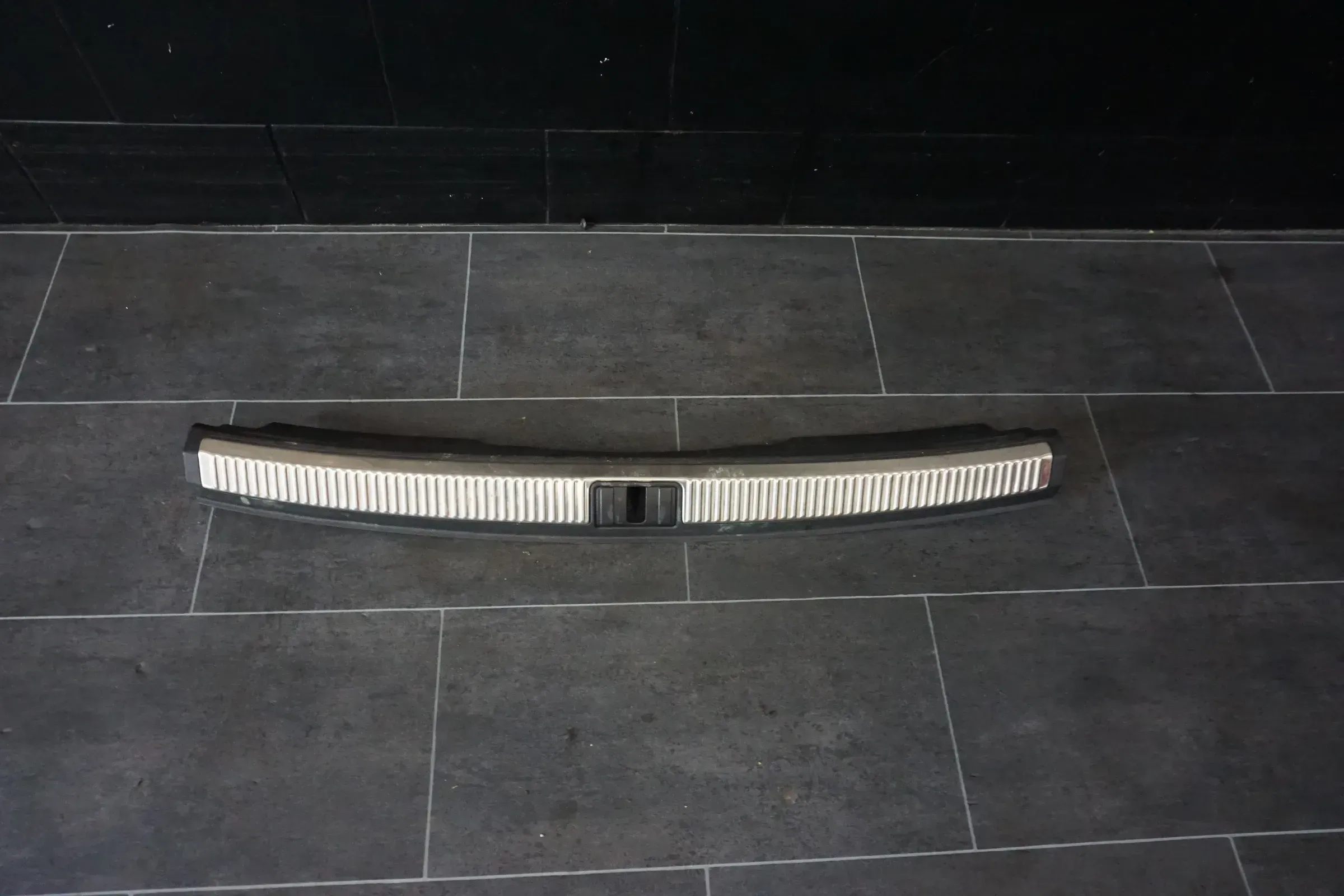 8E9864483B Original Audi A4 B6 8E Avant Kombi Ladekante Ladekantenschutz Chrom - Bild 1