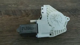 Audi S5 8T Cabrio Fensterhebermotor Fensterheber Motor vorne rechts 8K0959802A - Bild 1