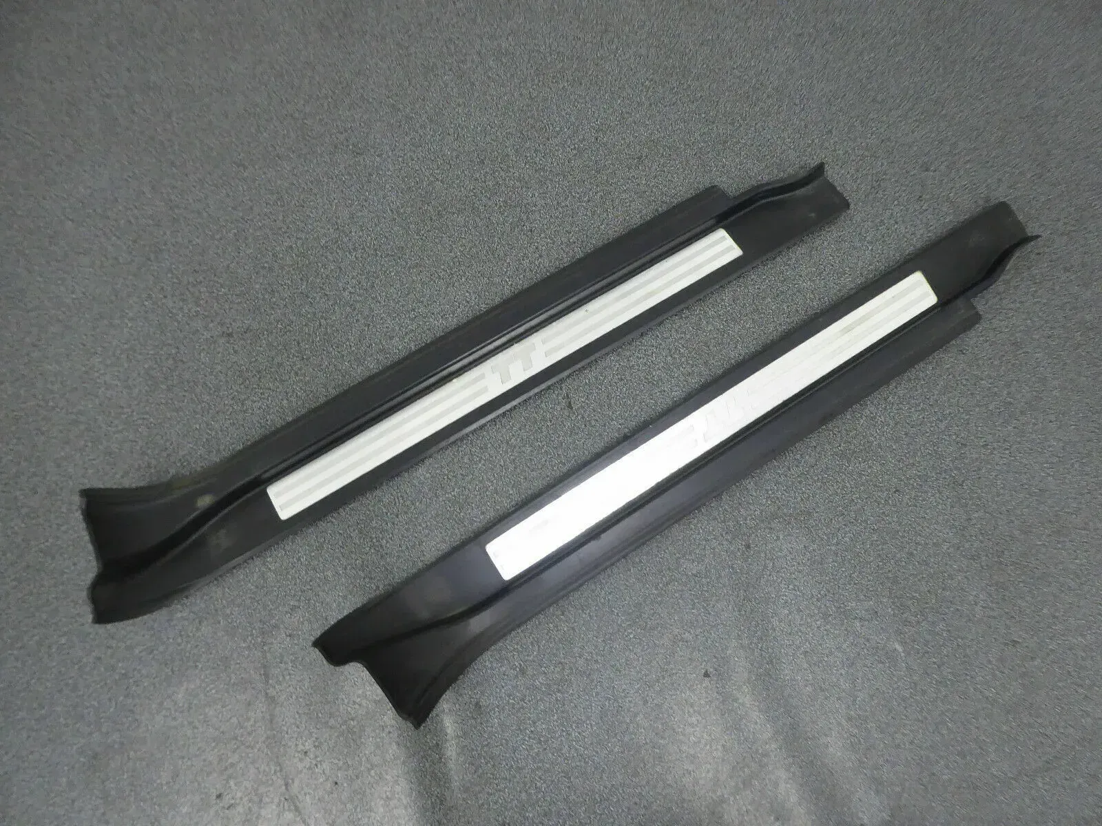 Original Audi TTR 8J Einstiegsleisten Leisten rechts links 8J0853492E 8J0853491E - Bild 1