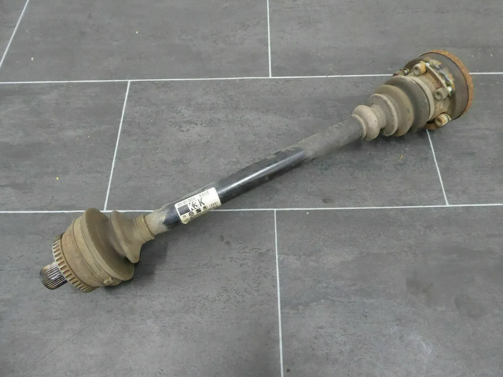 Audi A4 8E Avant Antriebswelle hinten rechts  links 8E0501203K - Bild 1