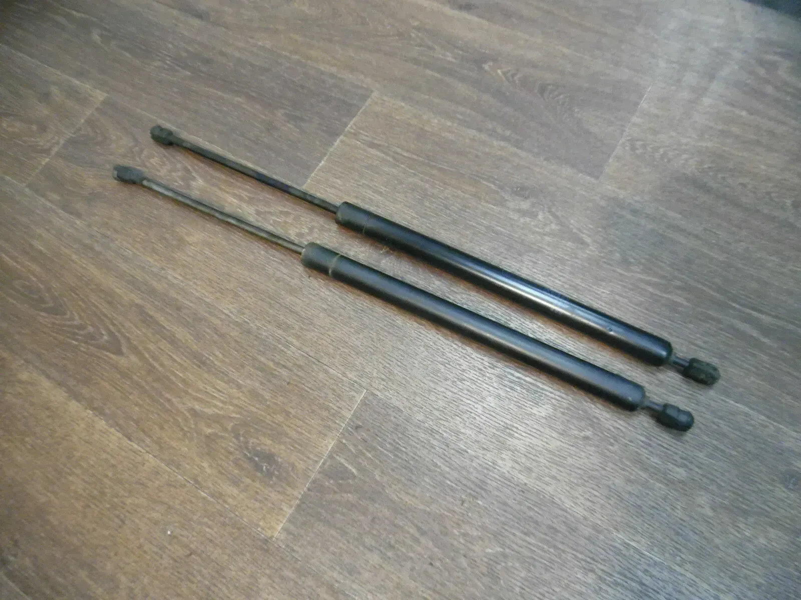 Original VW T4 Heckklappe Heck Klappe Dämpfer Lift 701829331S 3 Striche 2 Stück - Bild 1