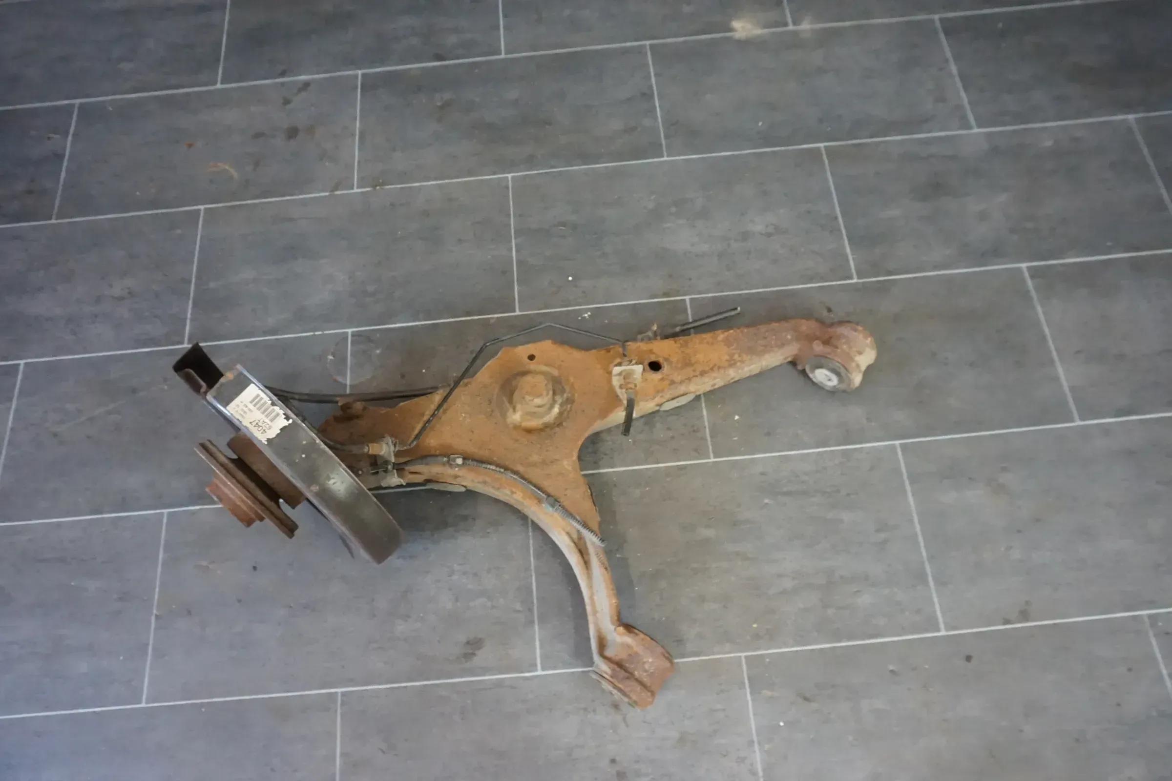Achsschenkel VW T5 GP 2,0 TDI Radlagergehäuse hinten rechts 7H0501414D Original - Bild 1