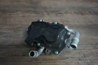 Audi A5 8T VW Golf 7 VII 2.0 TDI AGR Ventil Abgasrückführungsventil 04L131501E - Bild 3