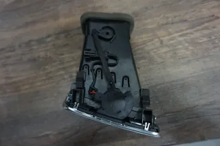 Audi Q3 8U Luftdüse Luftausstörmer vorne links 8U1820901C 8U1820901B - Bild 2