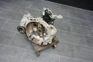 Getriebe Schaltgetriebe VW Touran 1T KWC Benzin 1.4 TSI 6 Gang 85tkm - Bild 2