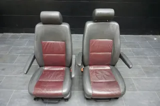 VW T5 Multivan SITZ Sitze vorne links rechts Leder Schwarz Armlehne Concert Rot Pilotensitze - Bild 1