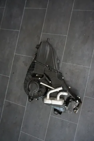 Porsche Cayenne 957 Heizungskasten Klimakasten hinten 7L0820004M - Bild 2