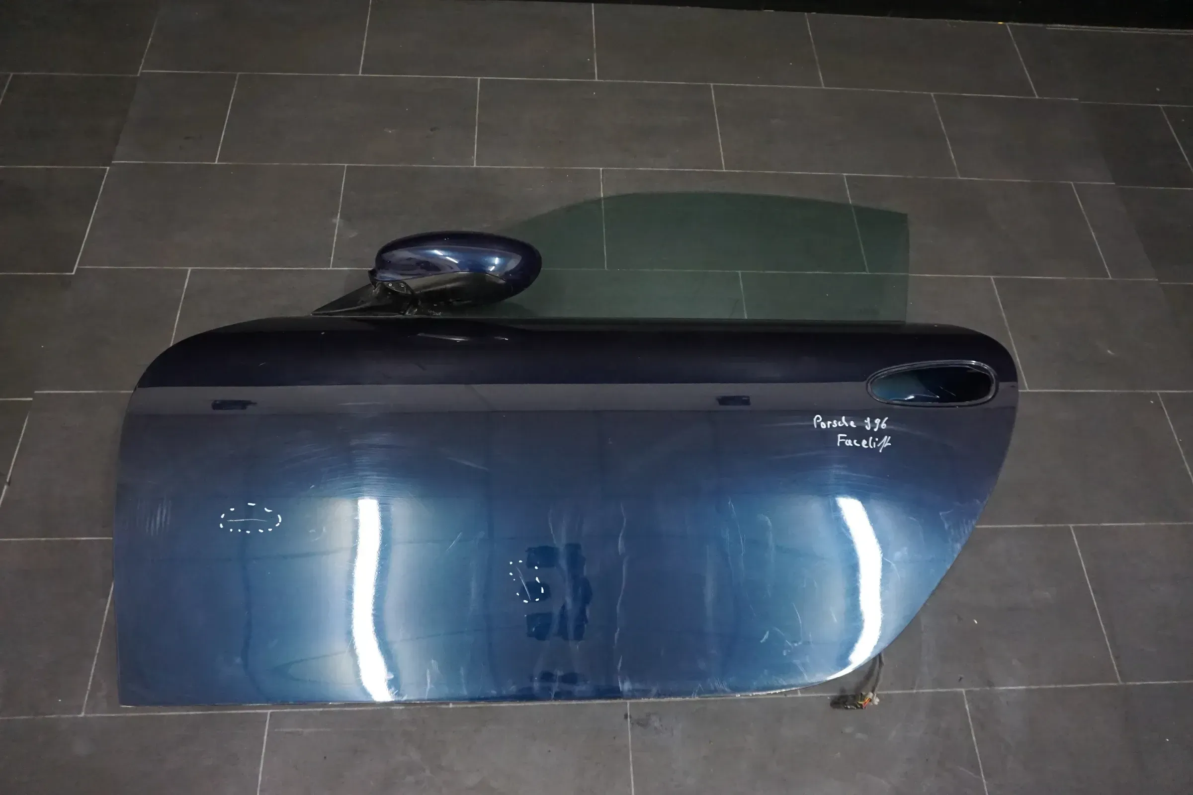 Porsche 996 .2 Coupe Tür Türgriff Glas VL vorn links Spiegel Blau Facelift - Bild 1