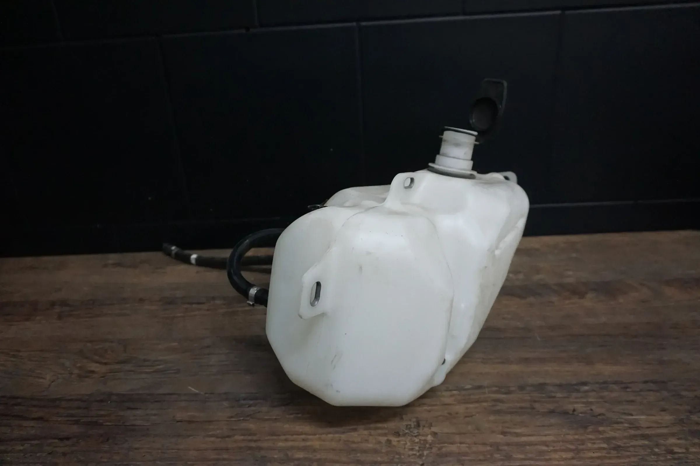 Original Audi R8 Wischwasserbehälter 423955449 Wassertank wash water reservoir - Bild 1