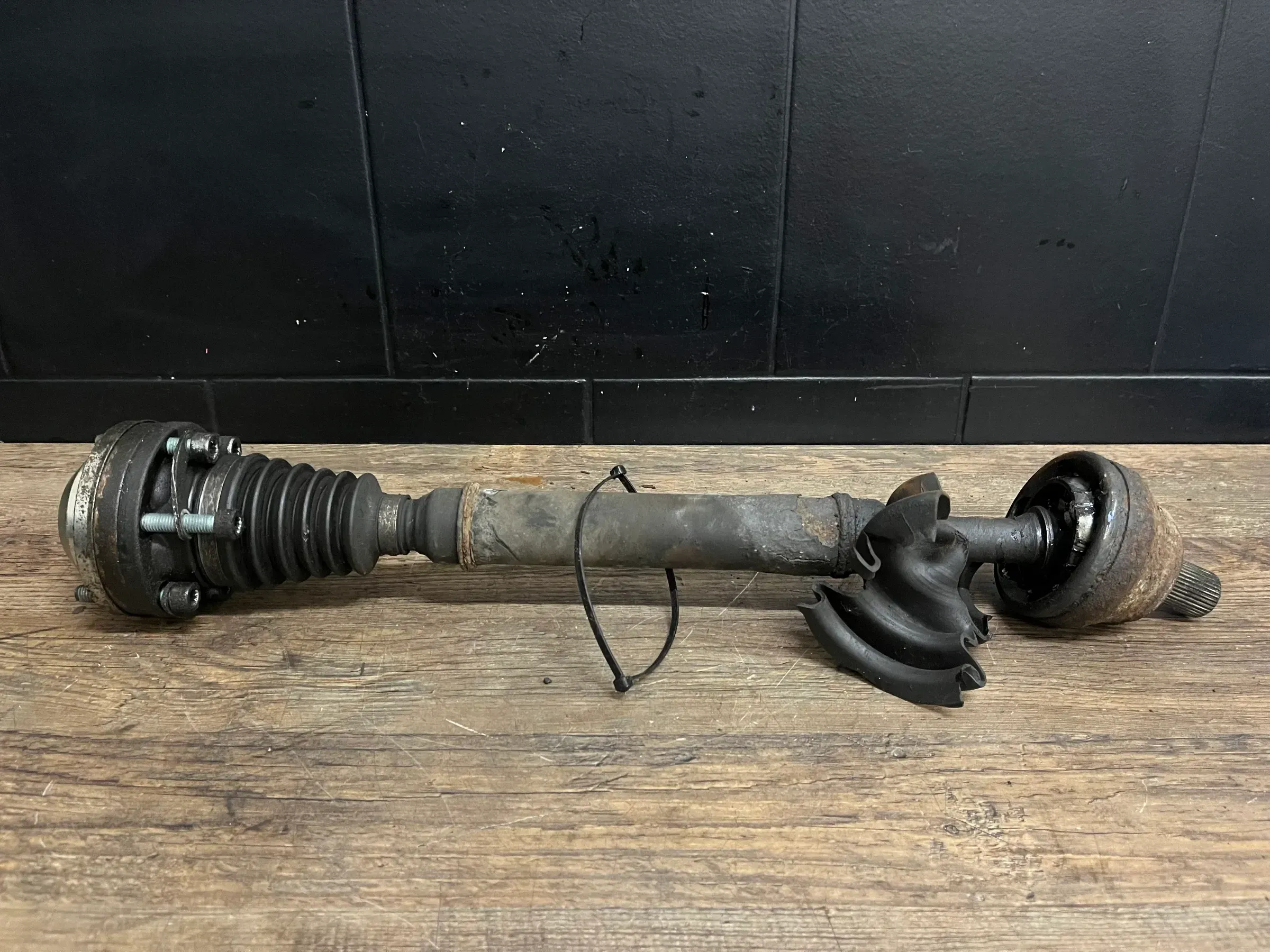 Antriebswelle vorne rechts 1J0407272FQ Audi TT 1.8T 8N Quattro - Bild 1
