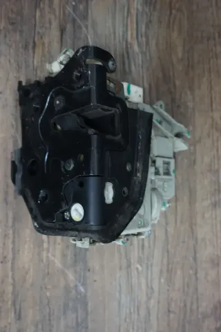 Original Audi A4 A5 A8 Q3 Q5 Türschloss Tür Schloss vorne rechts 8J1837016C - Bild 2