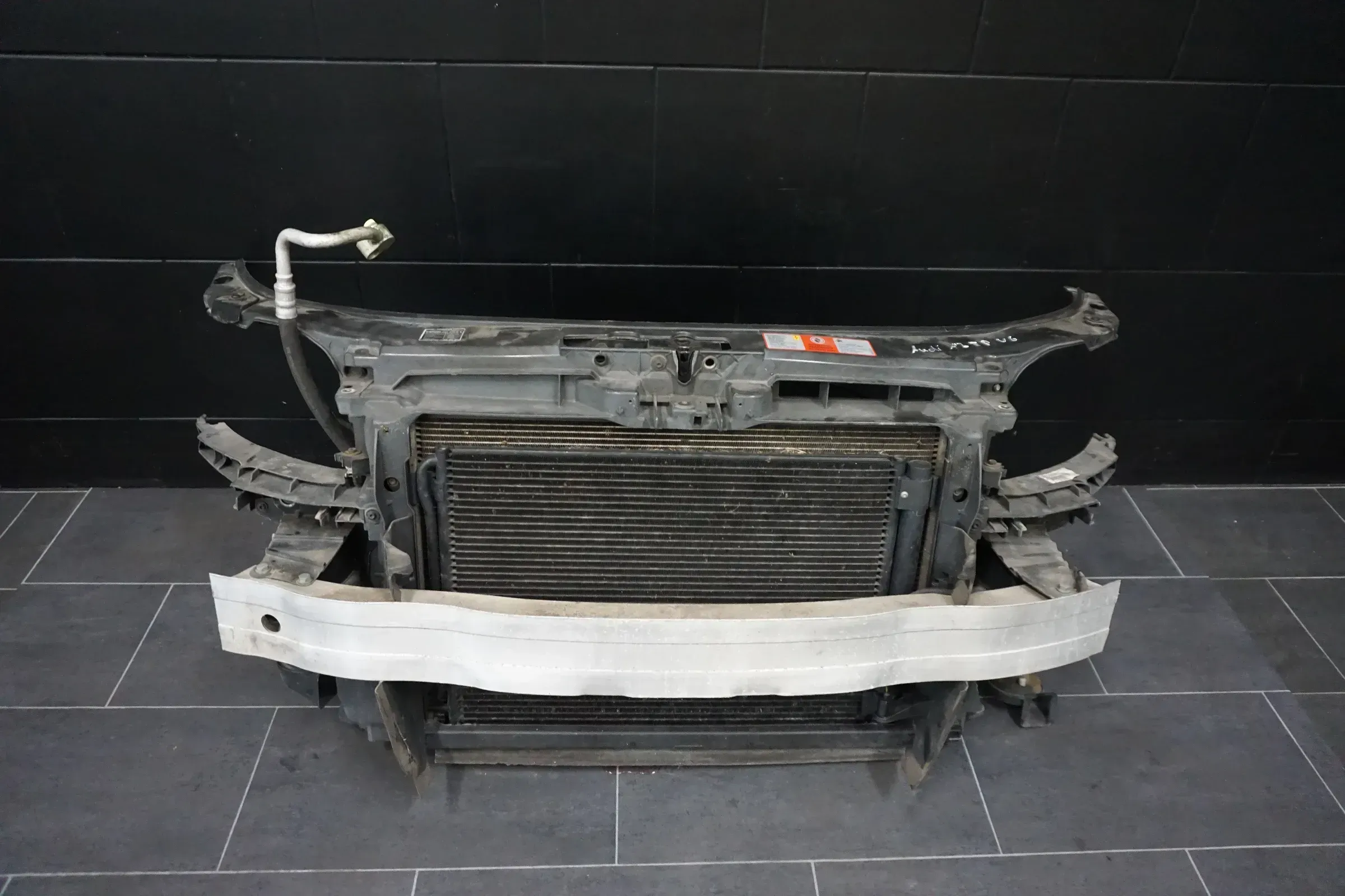 Audi A3 8P 3.2 184KW quattro V6 Kühlerpaket Wasserkühler Frontpaket Kühler - Bild 1