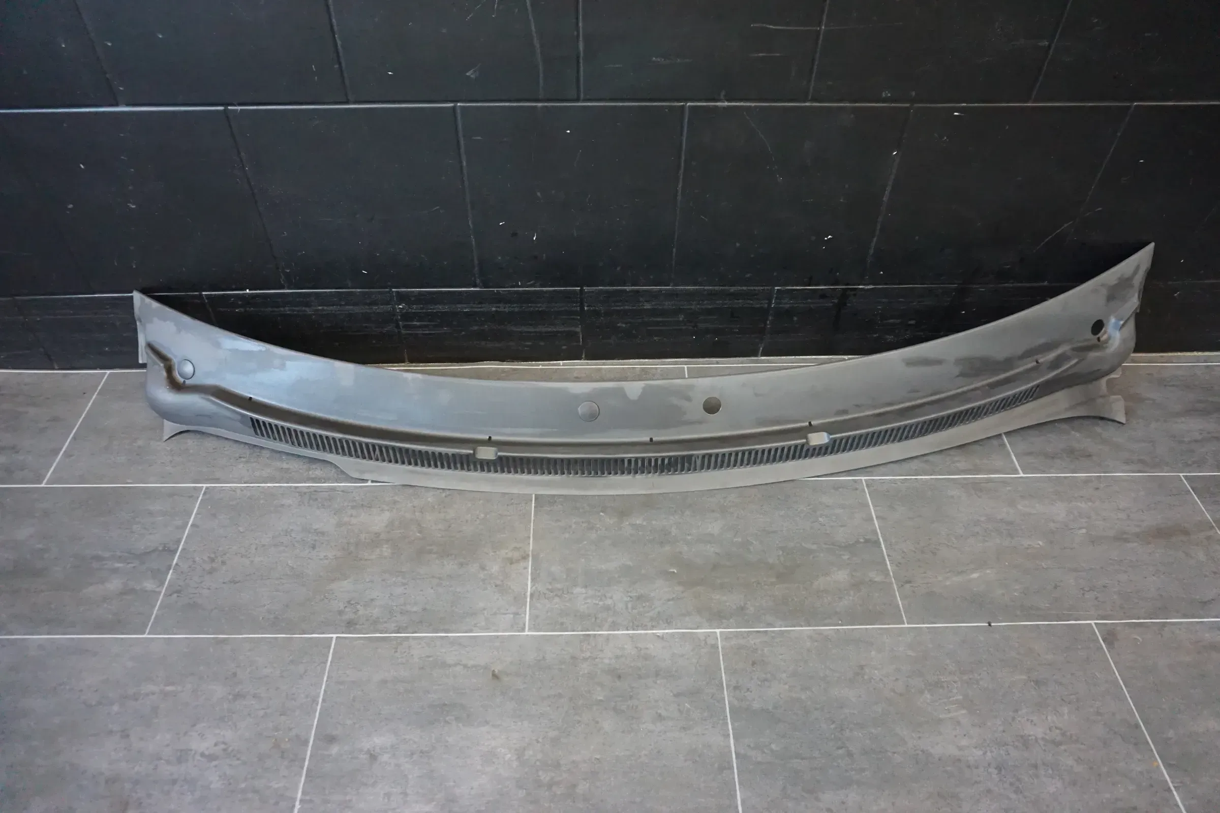 Original VW Bus Transporter T5 T6 Windlauf Abdeckung vorne 7H0819403A - Bild 1