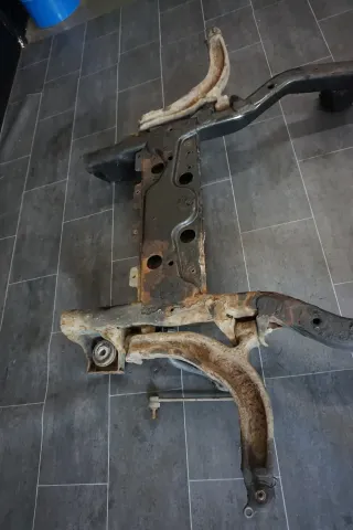 VW T5 Motorträger Vorderachsträger Achsträger Achskörper vorne 2.5TDI - Bild 8