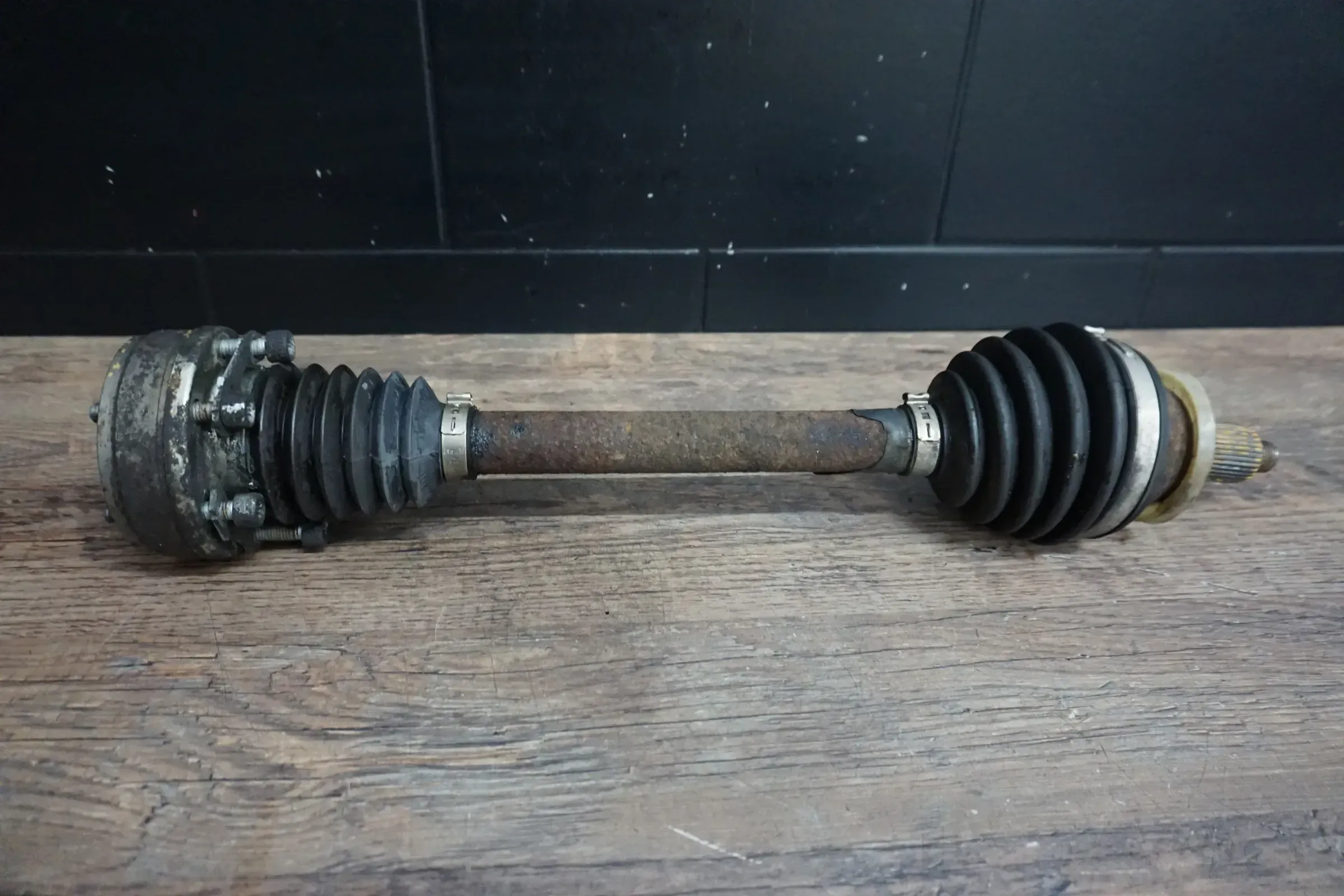 antriebswelle vorne links für SKODA FABIA (6Y) 1.2 12V SW 6Q0407271AT - Bild 1