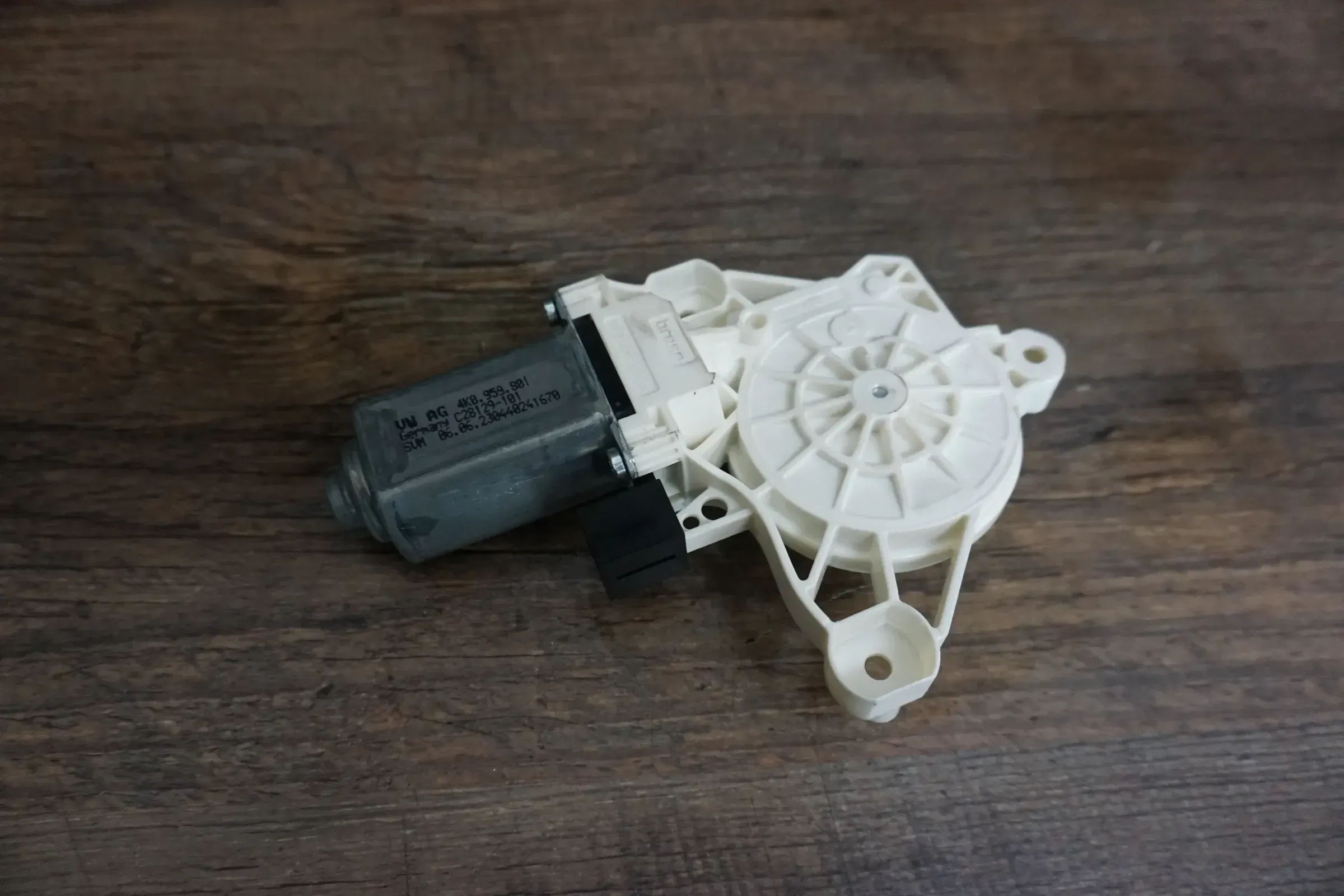 VW Passat 3G B8 Kombi Facelift 4K0959801 Fensterheber Motor Vorne Links - Bild 1
